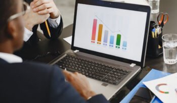 E-Commerce Solutions 3 Business Analytics and Advisory